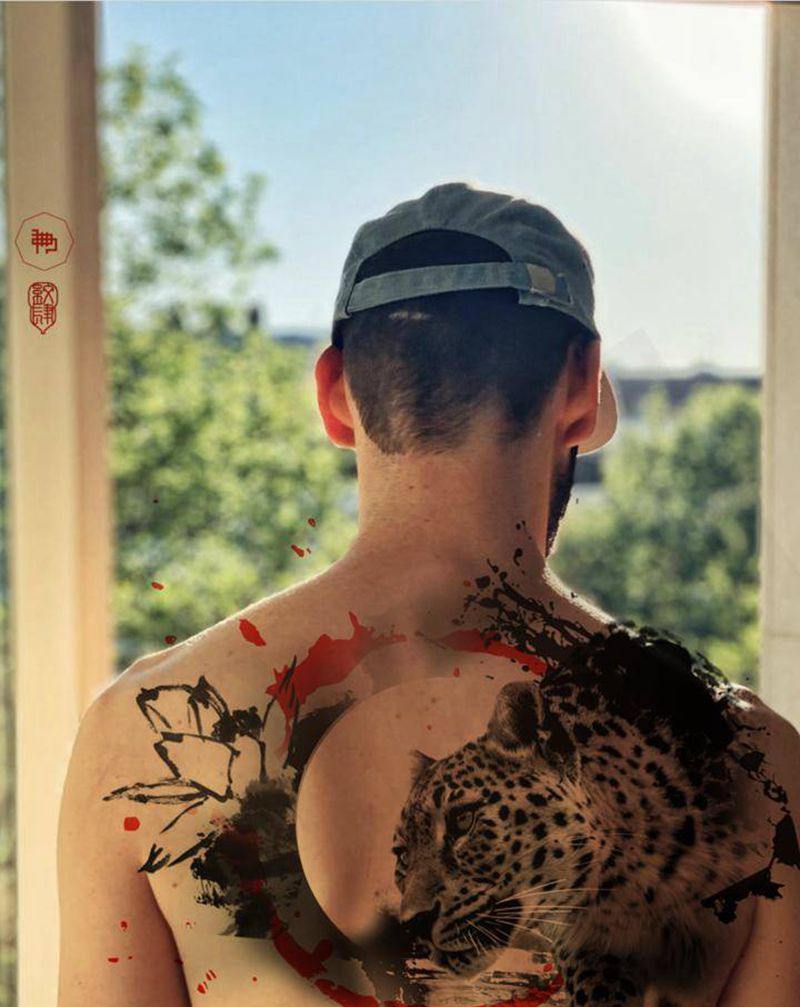 豹纹身图片_背部水彩水墨纹身图案