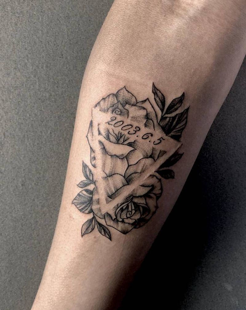 素花几何纹身图片_手臂几何纹身图案