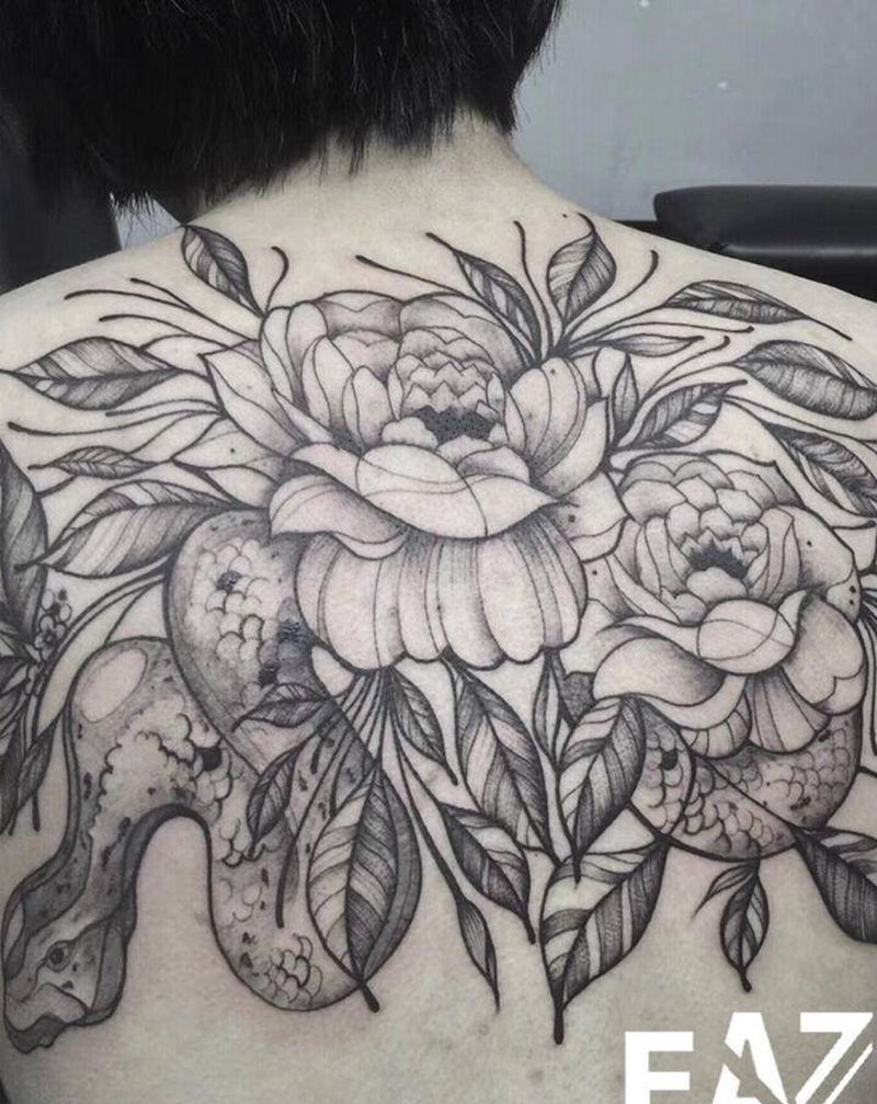 花蛇纹身图片_背部New School花蛇纹身图案