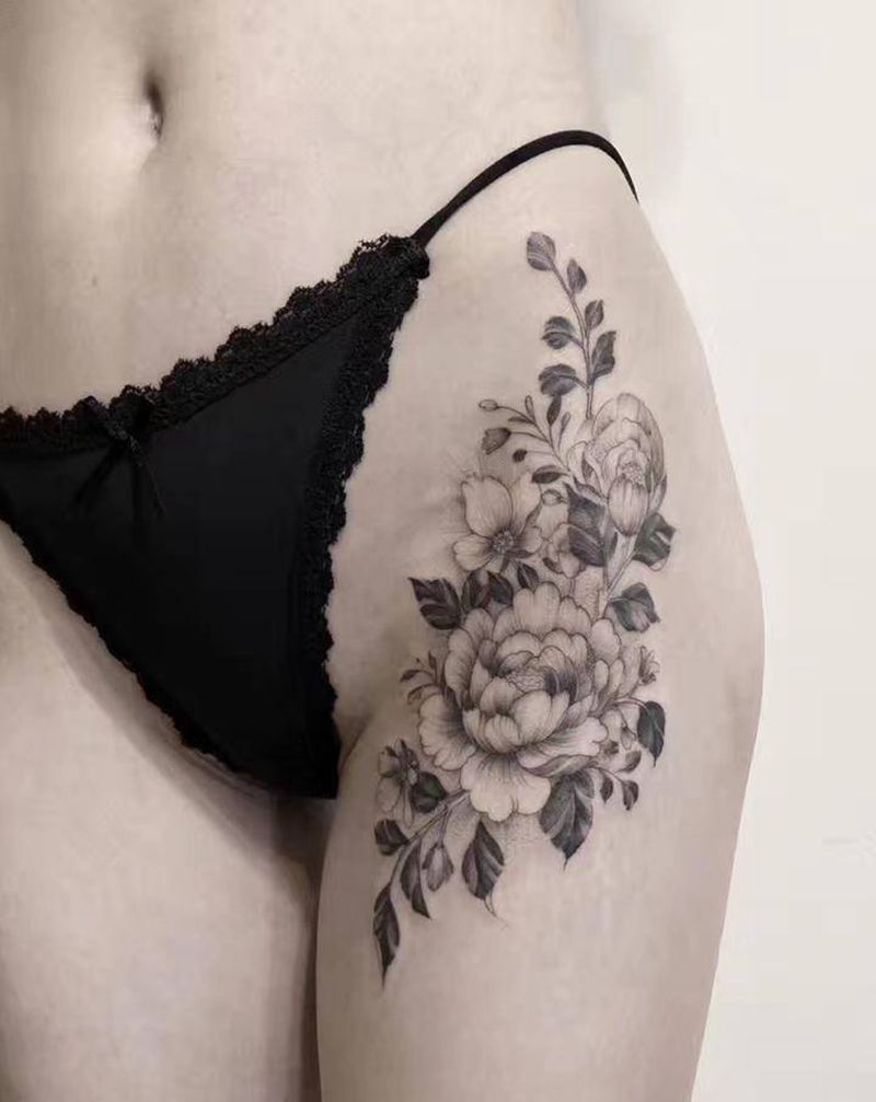 小清新素花纹身图片_腰部臀部点刺水墨素花花纹身图案