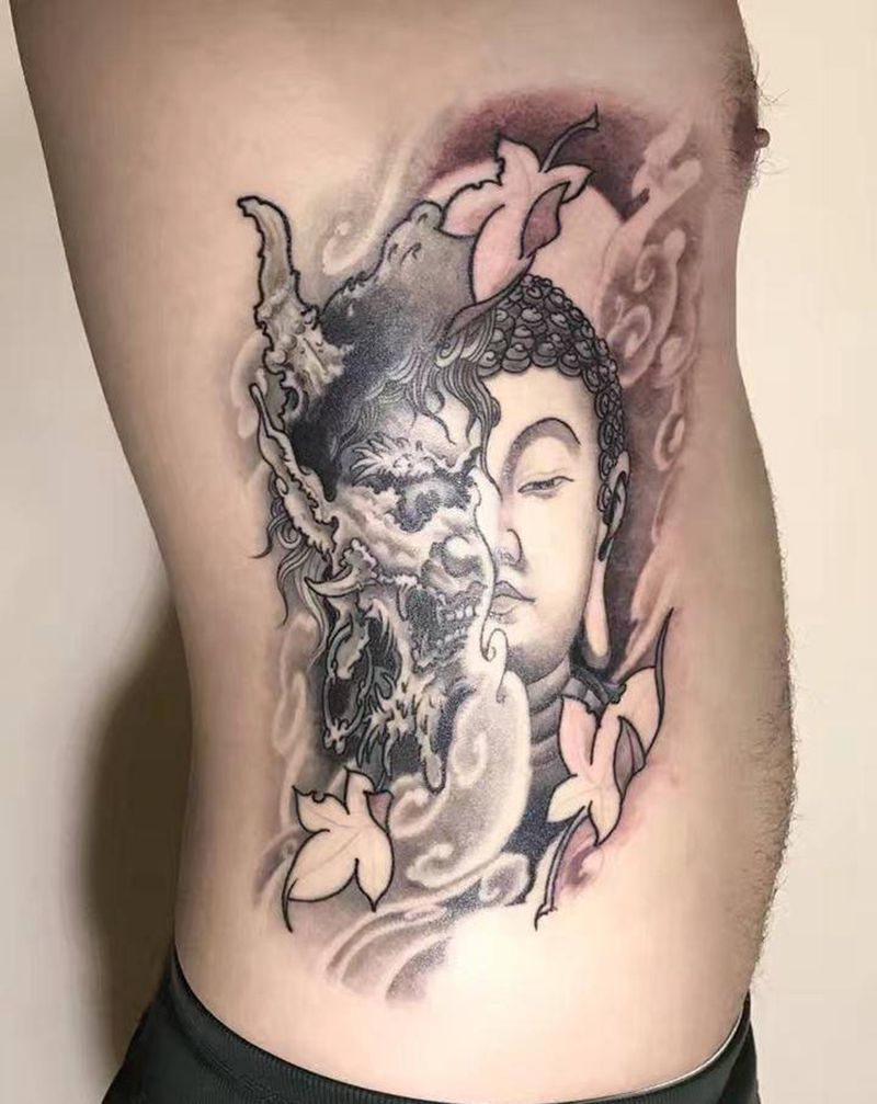 一念之间 半面佛纹身图片_腰部腹部新传统水墨佛般若枫叶纹身图案
