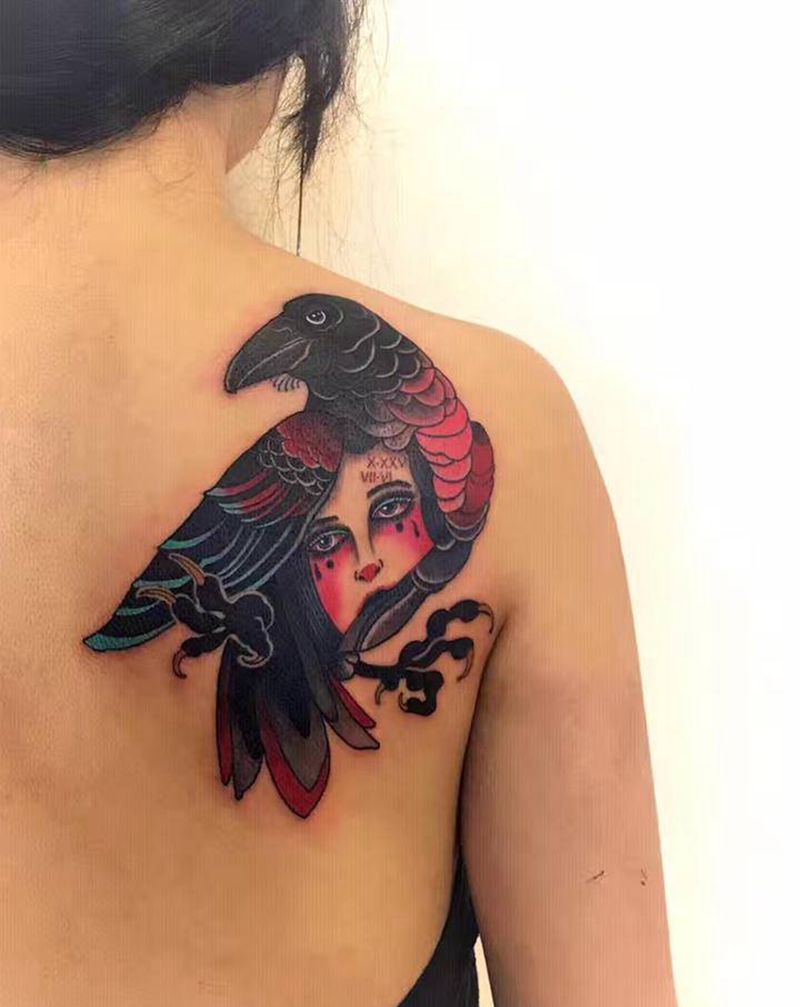 School乌鸦 印第安女人纹身图片_背部肩部Old SchoolNew School乌鸦印第安人纹身图案