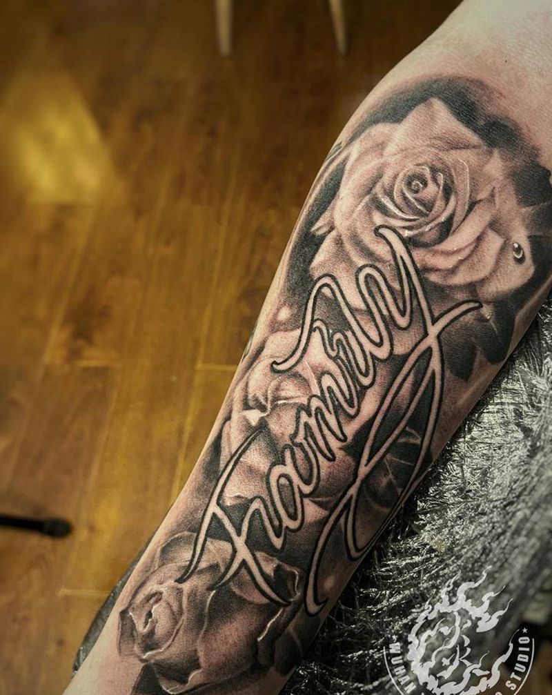 玫瑰纹身图片_手臂欧美写实纹身图案