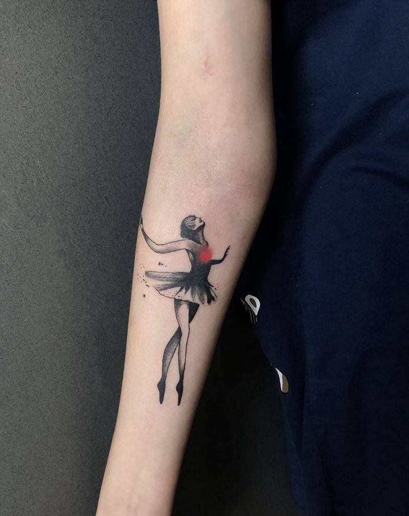 芭蕾少女纹身图片_手臂纹身图案