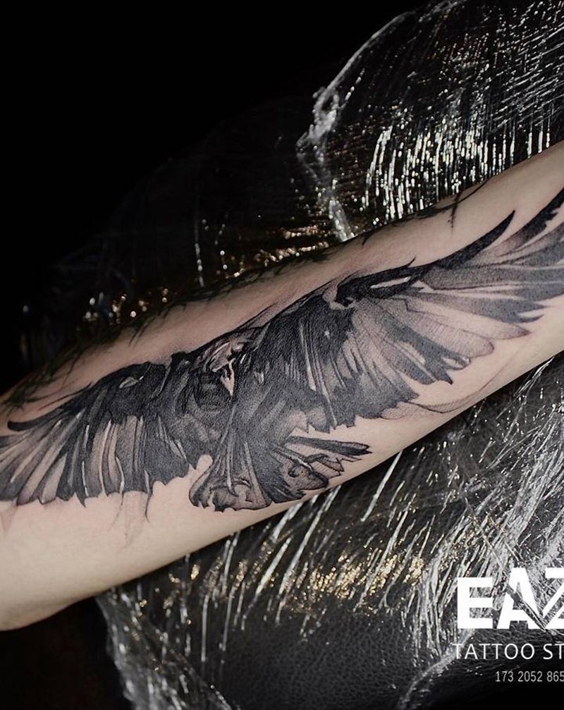 乌鸦纹身图片_手臂新传统New School乌鸦纹身图案