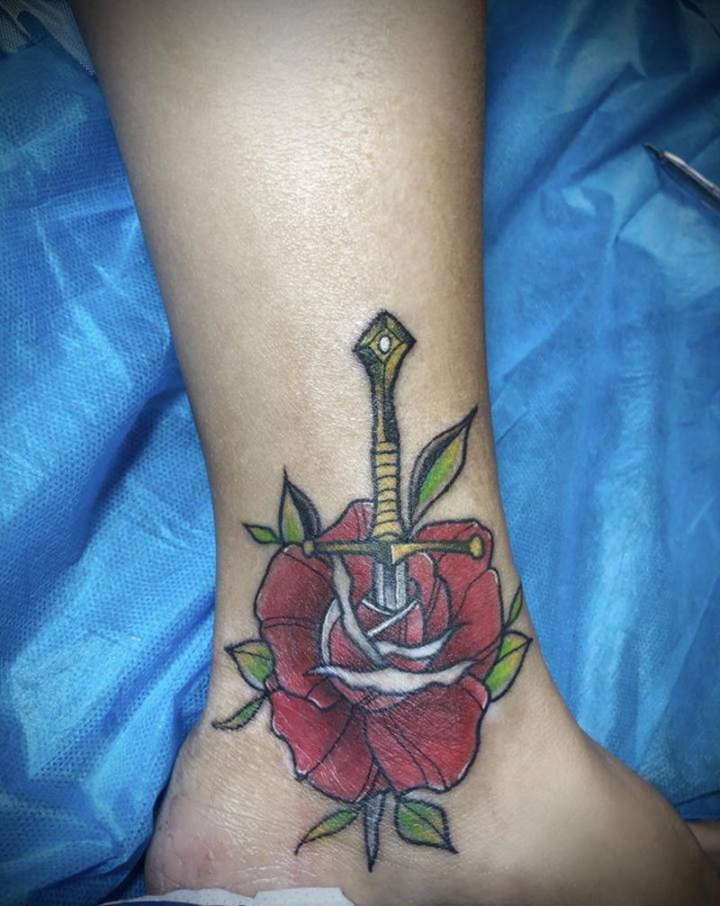 。纹身图片_腿部纹身图案