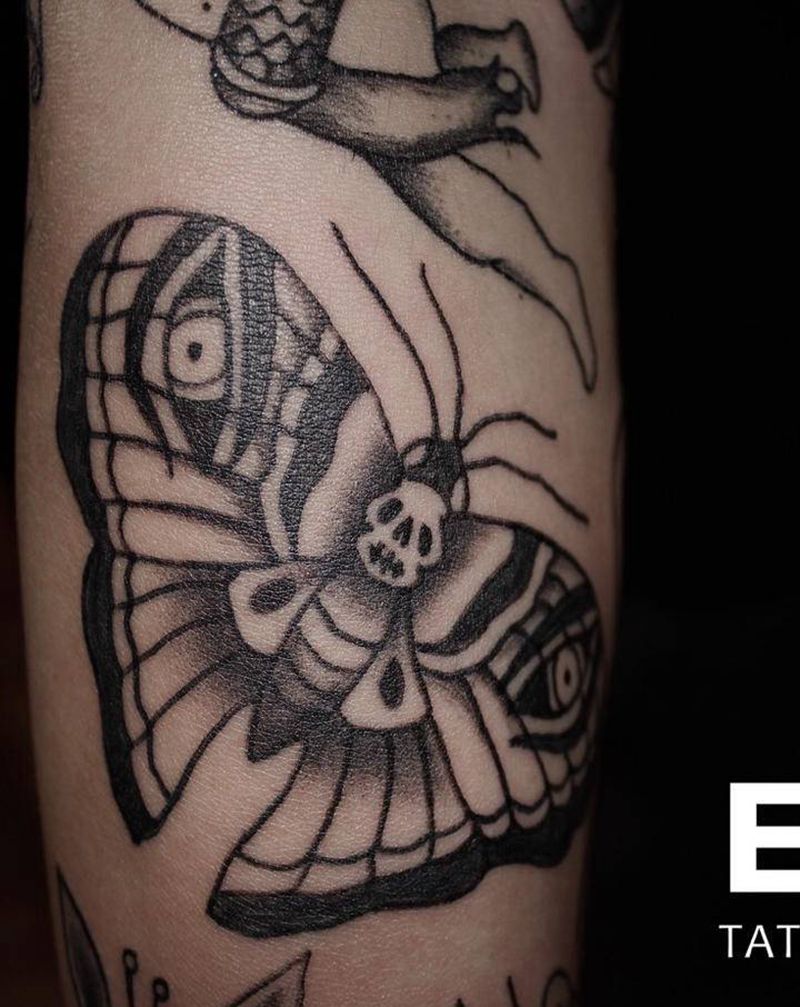 蝴蝶纹身图片_手臂Old School蝴蝶纹身图案