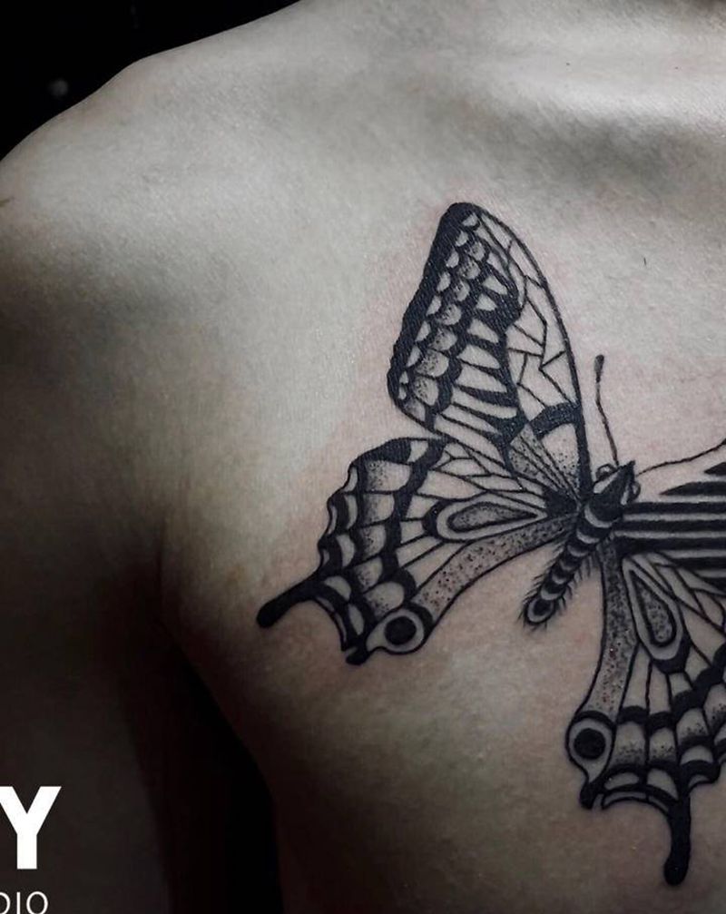 蝴蝶纹身图片_胸部New School蝴蝶纹身图案
