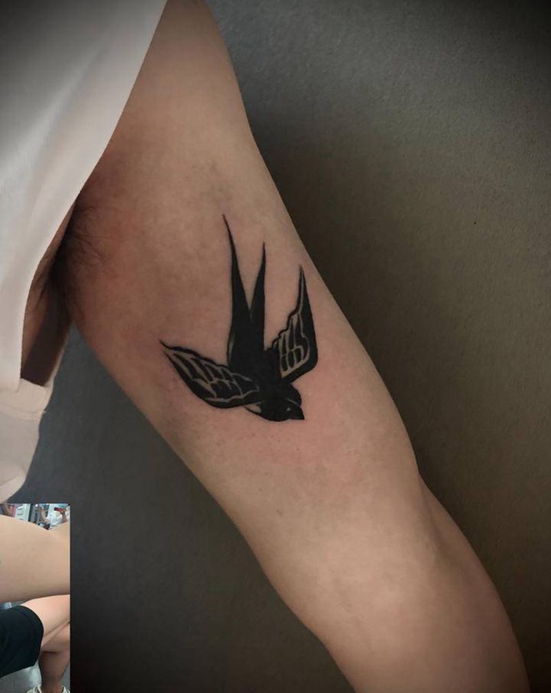 遮盖纹身图片_手臂Old School纹身图案