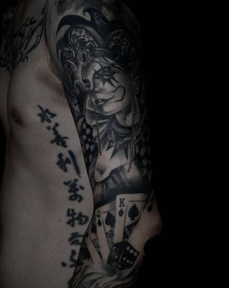扑克牌纹身图片_手臂手部欧美写实纹身图案