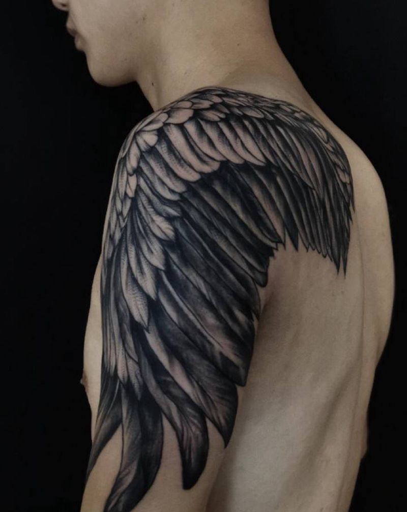 翅膀纹身图片_肩部翅膀纹身图案