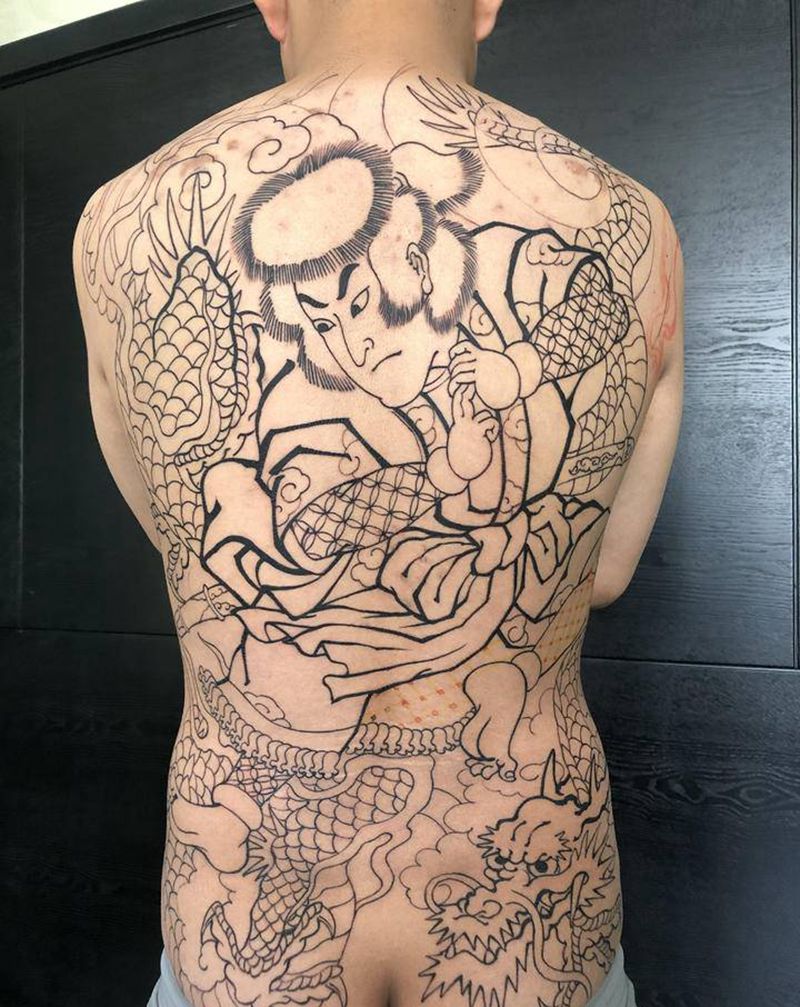 未完待续纹身图片_背部老传统龙日式云龙九郎纹身图案