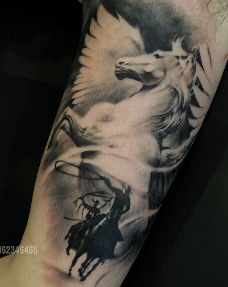 马纹身图片_手臂手部欧美写实马写实黑灰纹身图案