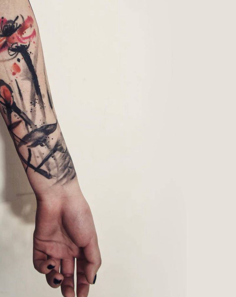 荷纹身图片_手部水墨水彩纹身图案