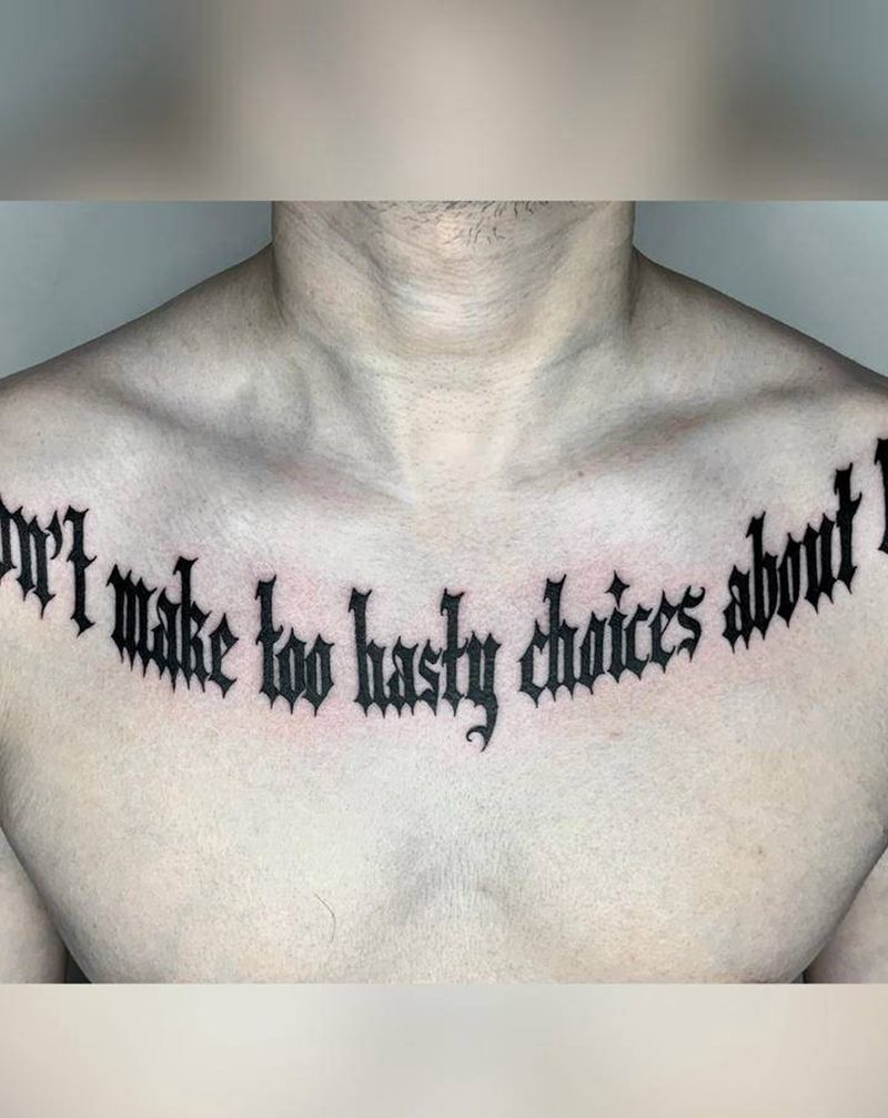 UVB2纹身图片_胸部花体字纹身图案