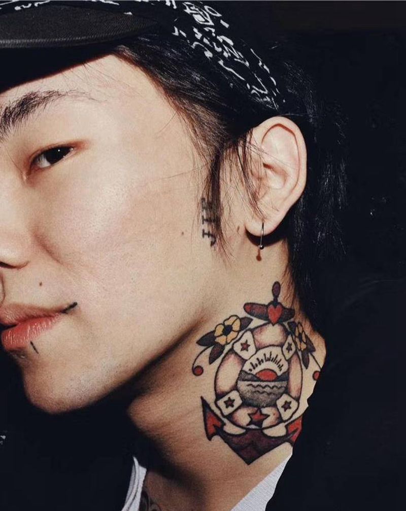 纹身分享纹身图片_颈部Old School老传统船锚纹身图案