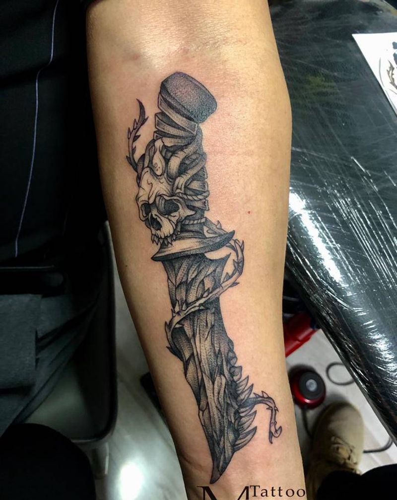 骷髅刀纹身图片_手部点刺纹身图案