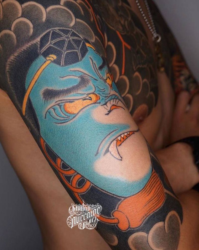 老传统风格作品纹身图片_胸部老传统纹身图案