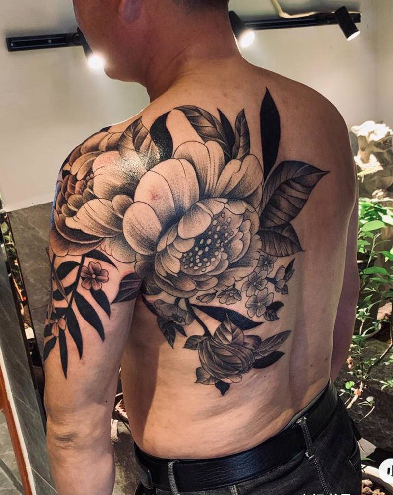 素花纹身图片_肩部点刺纹身图案