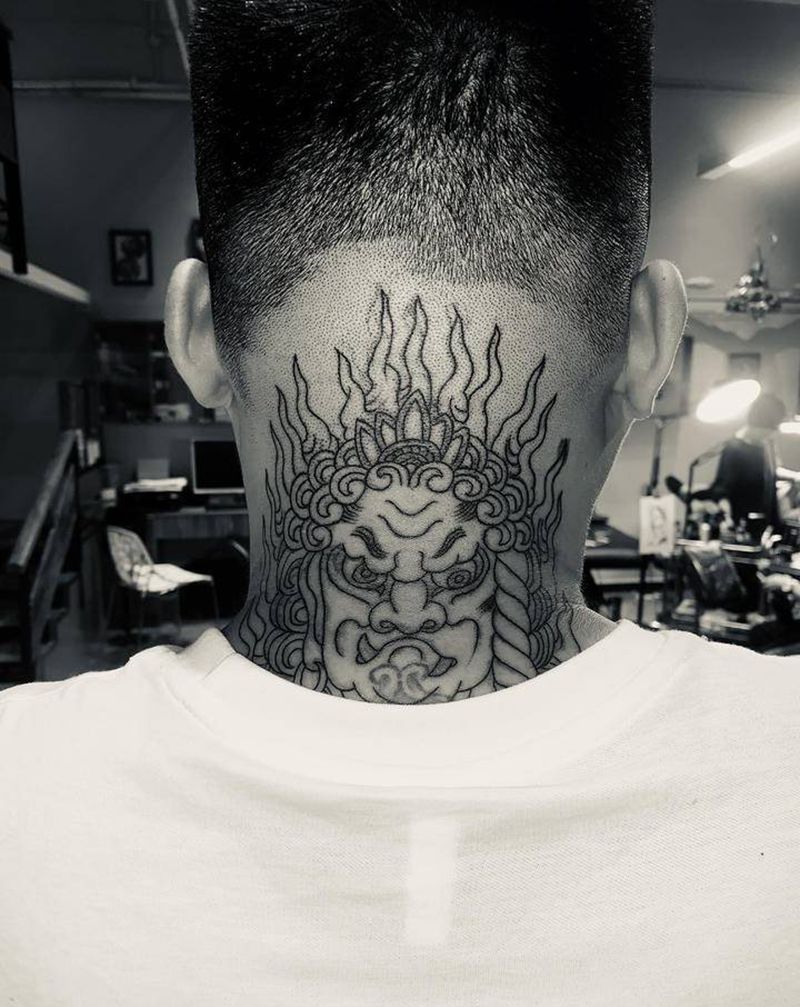 后脑勺纹身图片_颈部老传统纹身图案