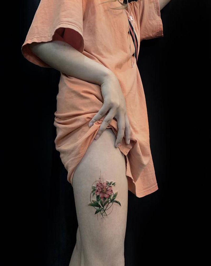 大腿彩色花朵纹身图片_腿部水彩小清新纹身图案