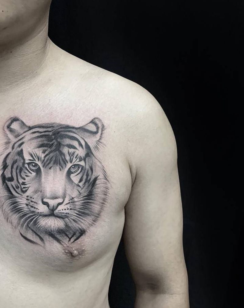 胸口老虎纹身图片_胸部欧美写实素描纹身图案