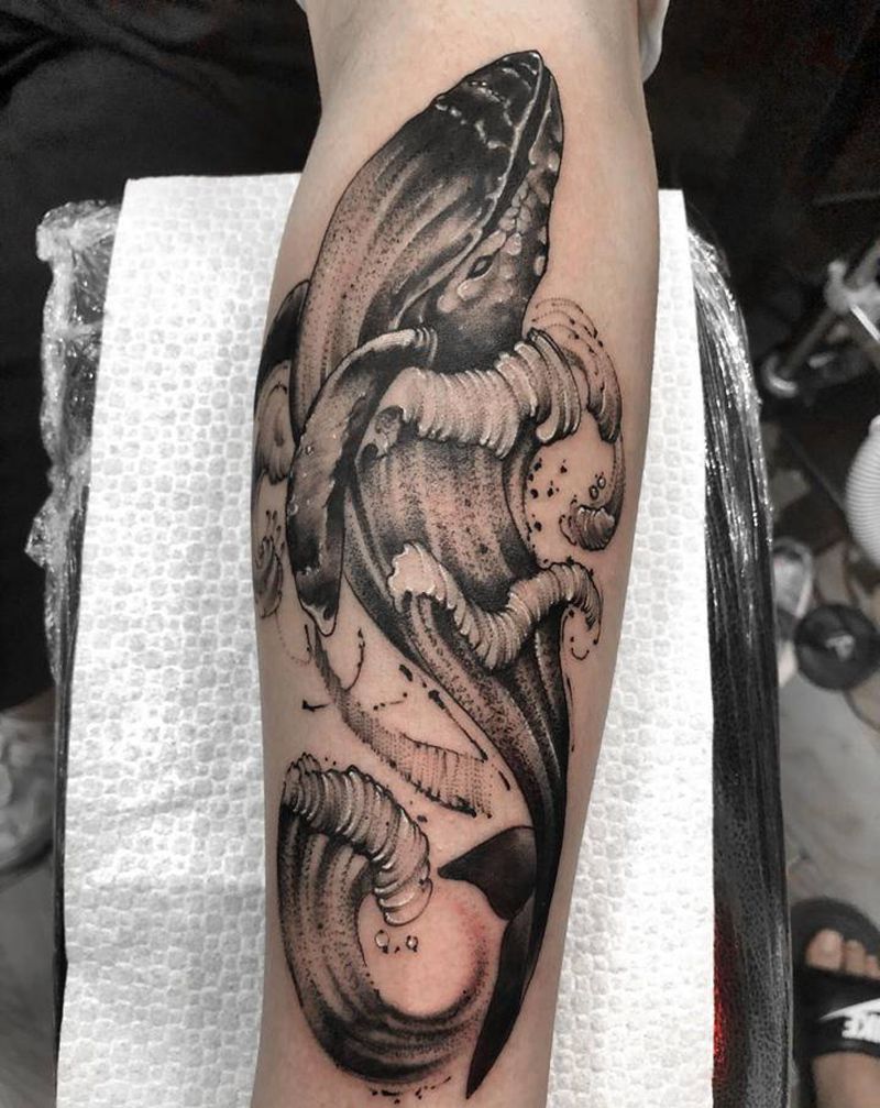 鲸鱼纹身图片_手臂点刺几何鲸鱼纹身图案