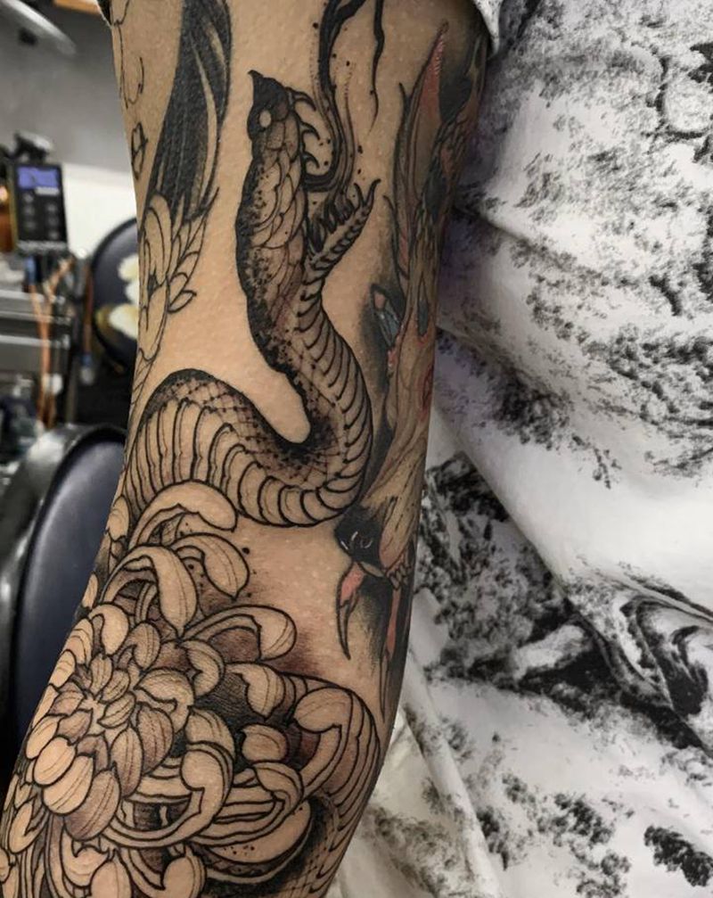 蛇纹身图片_手部新传统点刺蛇纹身图案