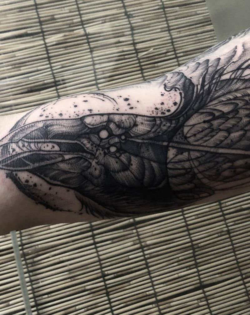 乌鸦纹身图片_手臂点刺几何暗黑系乌鸦纹身图案