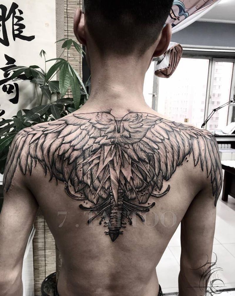 翅膀纹身图片_背部点刺暗黑翅膀纹身图案