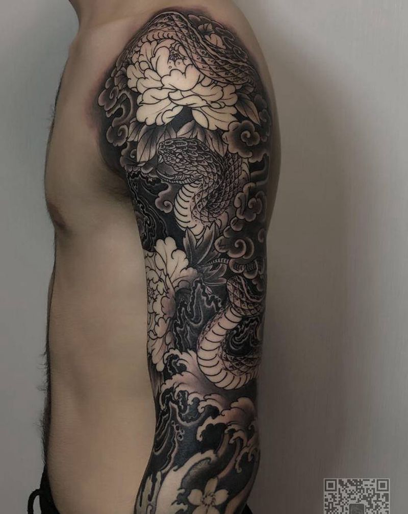 花臂未完纹身图片_手部手臂新传统纹身图案