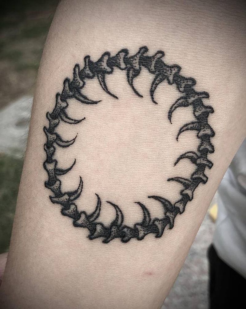 骨头纹身图片_手臂点刺纹身图案