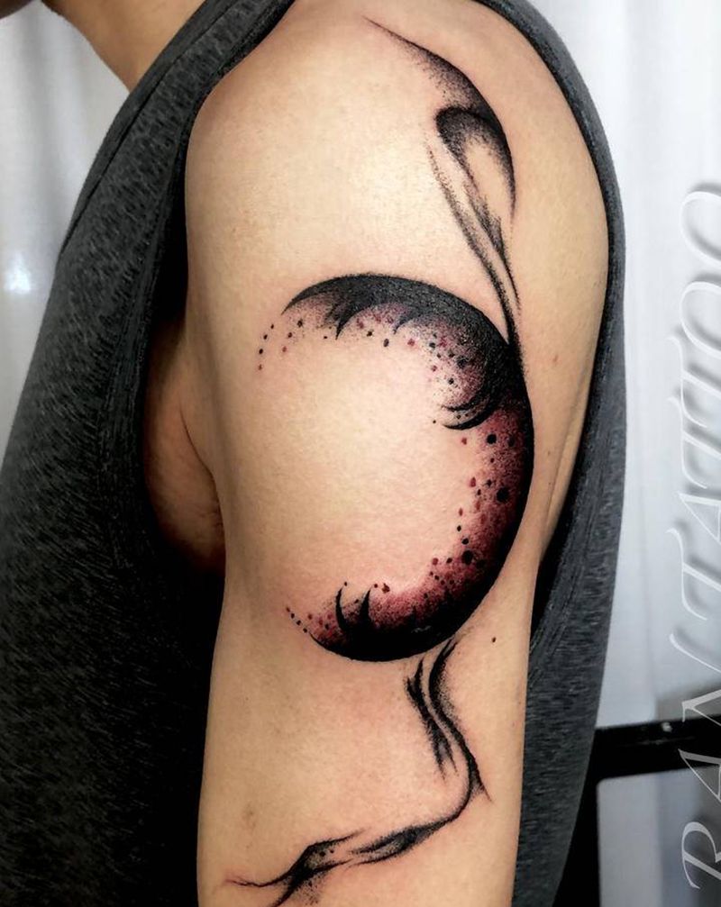 月亮纹身图片_手臂点刺纹身图案