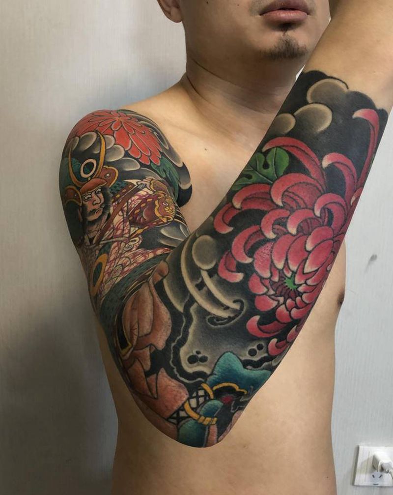 武士花臂纹身图片_手部手臂老传统新传统菊花 武士纹身图案