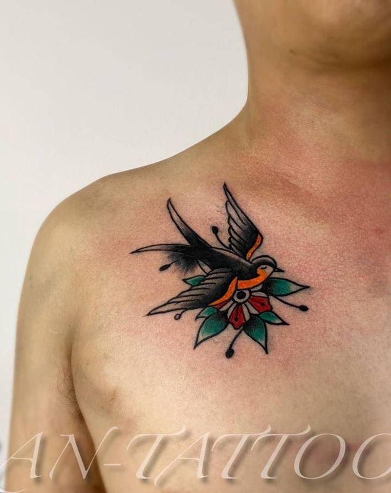 Old school燕子遮盖纹身图片_胸部纹身图案