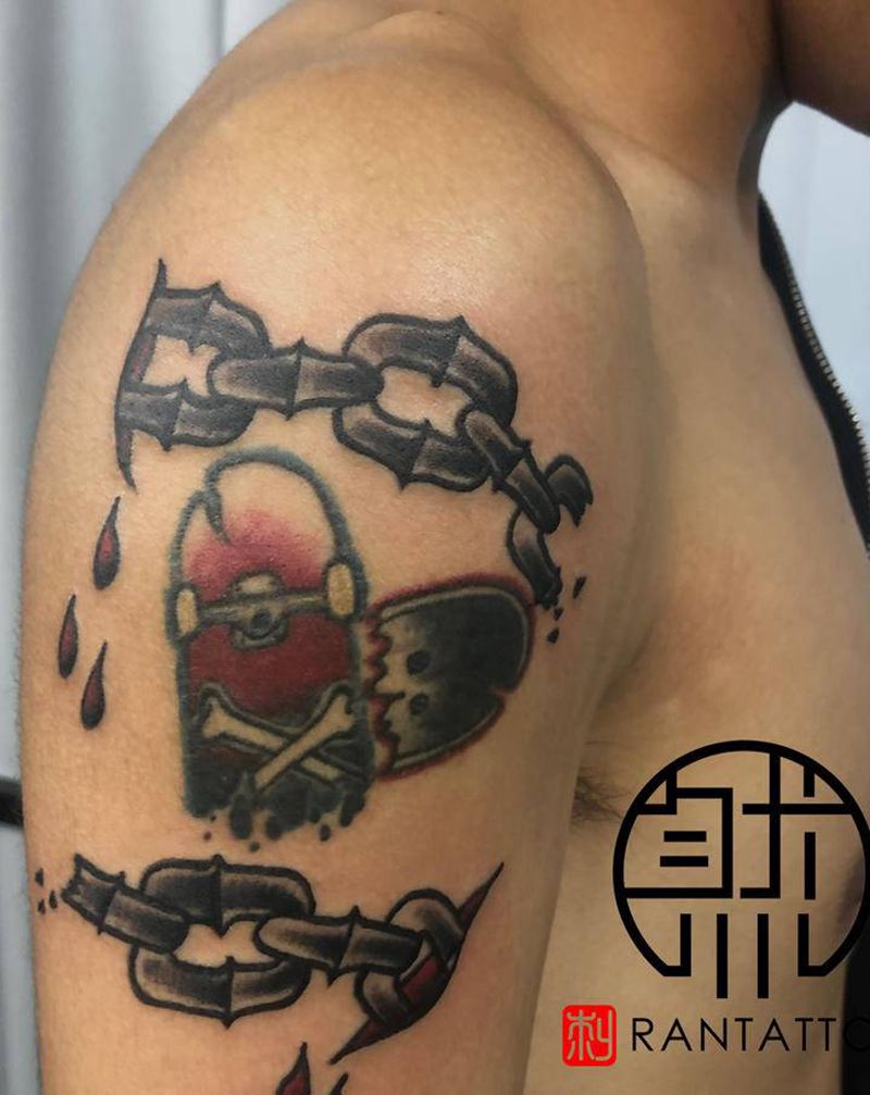 ⛓️纹身图片_手臂Old School纹身图案