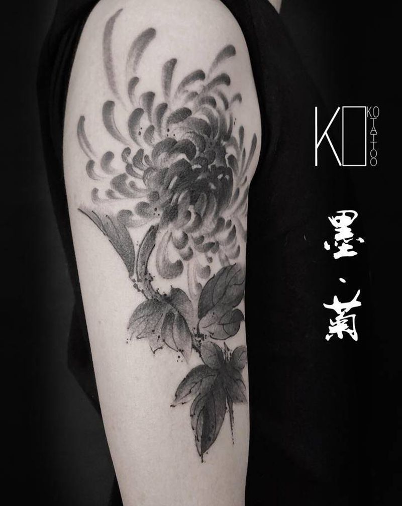 墨.菊纹身图片_手臂水墨菊花水墨大臂纹身图案