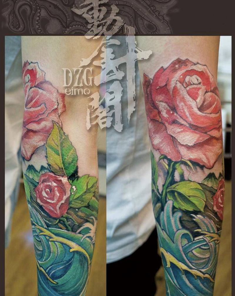 蔷薇母女纹身图片_手臂水彩欧美写实蔷薇浪风景纹身图案