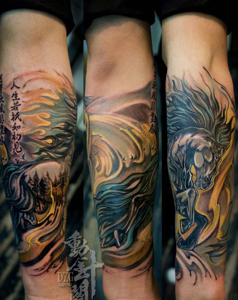 奔跑的乱想纹身图片_手臂新传统水墨马风景纹身图案