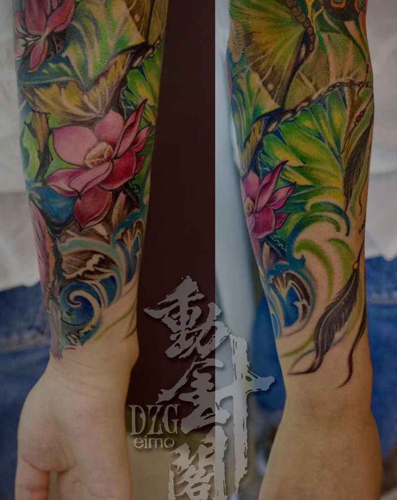荷纹身图片_手臂水墨荷花纹身图案