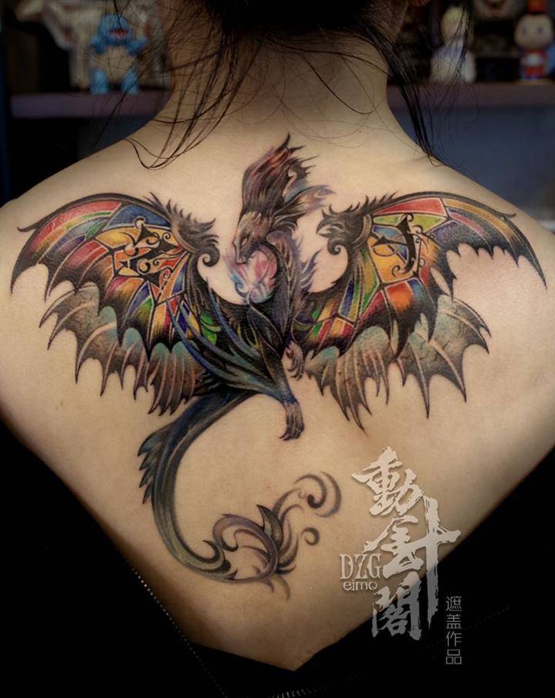 龙母纹身图片_背部欧美写实New School龙纹身图案