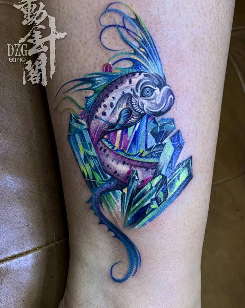 皇带鱼纹身图片_腿部欧美写实鱼水晶纹身图案