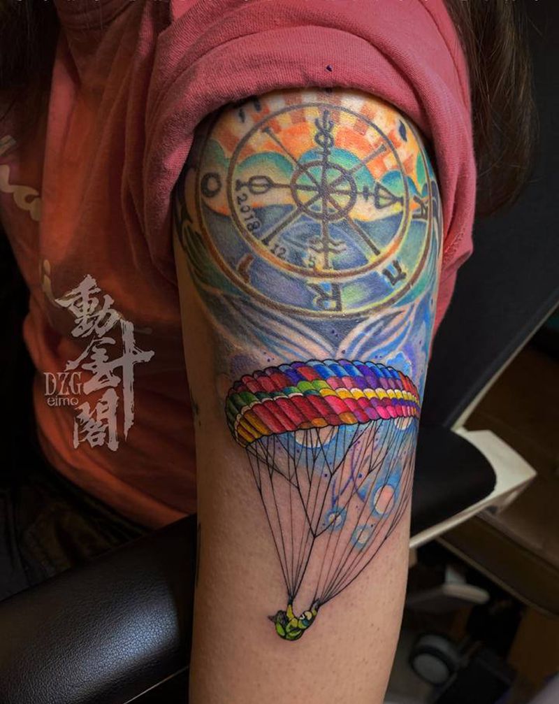 等风来纹身图片_手臂New School降落伞塔罗牌纹身图案