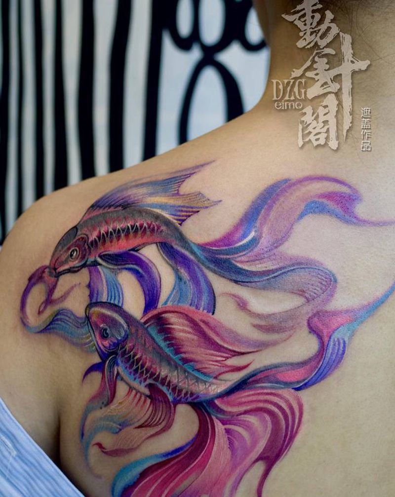 双鱼纹身图片_背部New School金鱼纹身图案