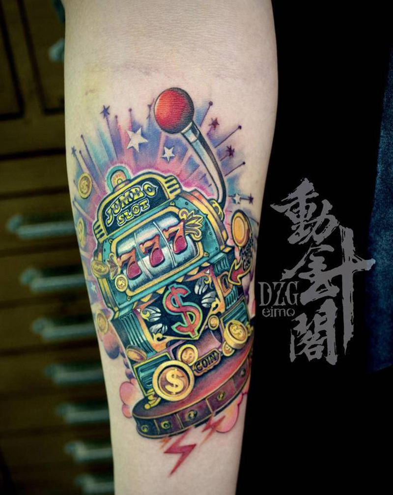 老虎机纹身图片_手臂New School老虎机du ji纹身图案