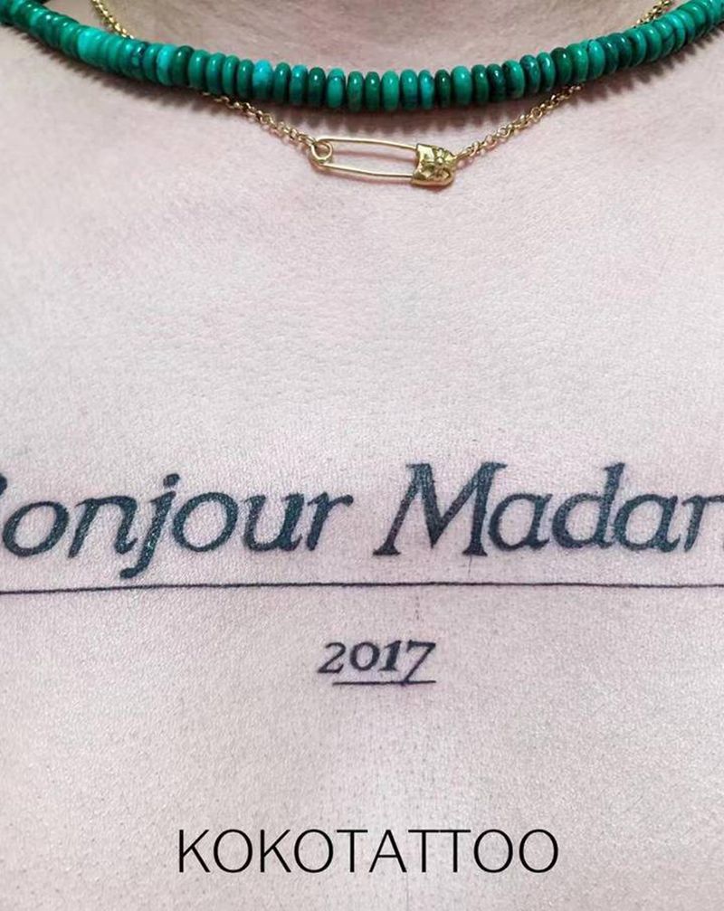 英文纹身图片_胸部图腾花体字英文胸口定制纹身图案