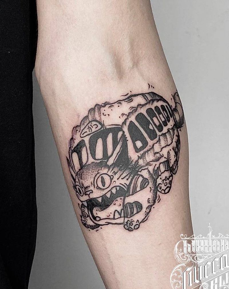 龙猫公交车纹身图片_手臂龙猫宫崎骏纹身图案