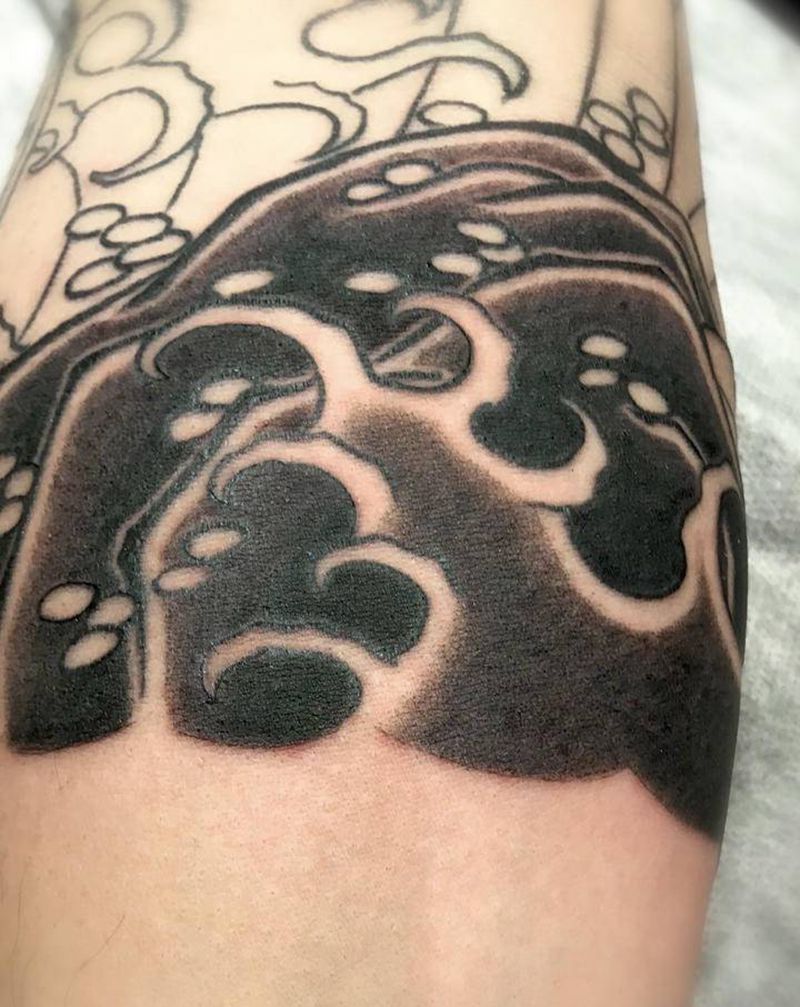 鲤鱼莲花纹身图片_手臂老传统新传统花臂鲤鱼莲花七分袖纹身图案