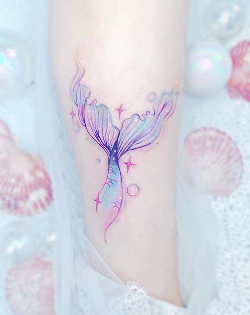 美人鱼纹身图片_腿部水彩鱼尾小清新水彩纹身图案