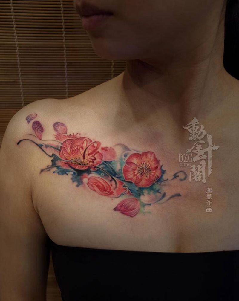 樱花遮盖纹身图片_胸部水彩樱花遮盖作品纹身图案